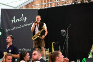 Andy Kraus - auf der großen Bühne mit Alt Saxophon