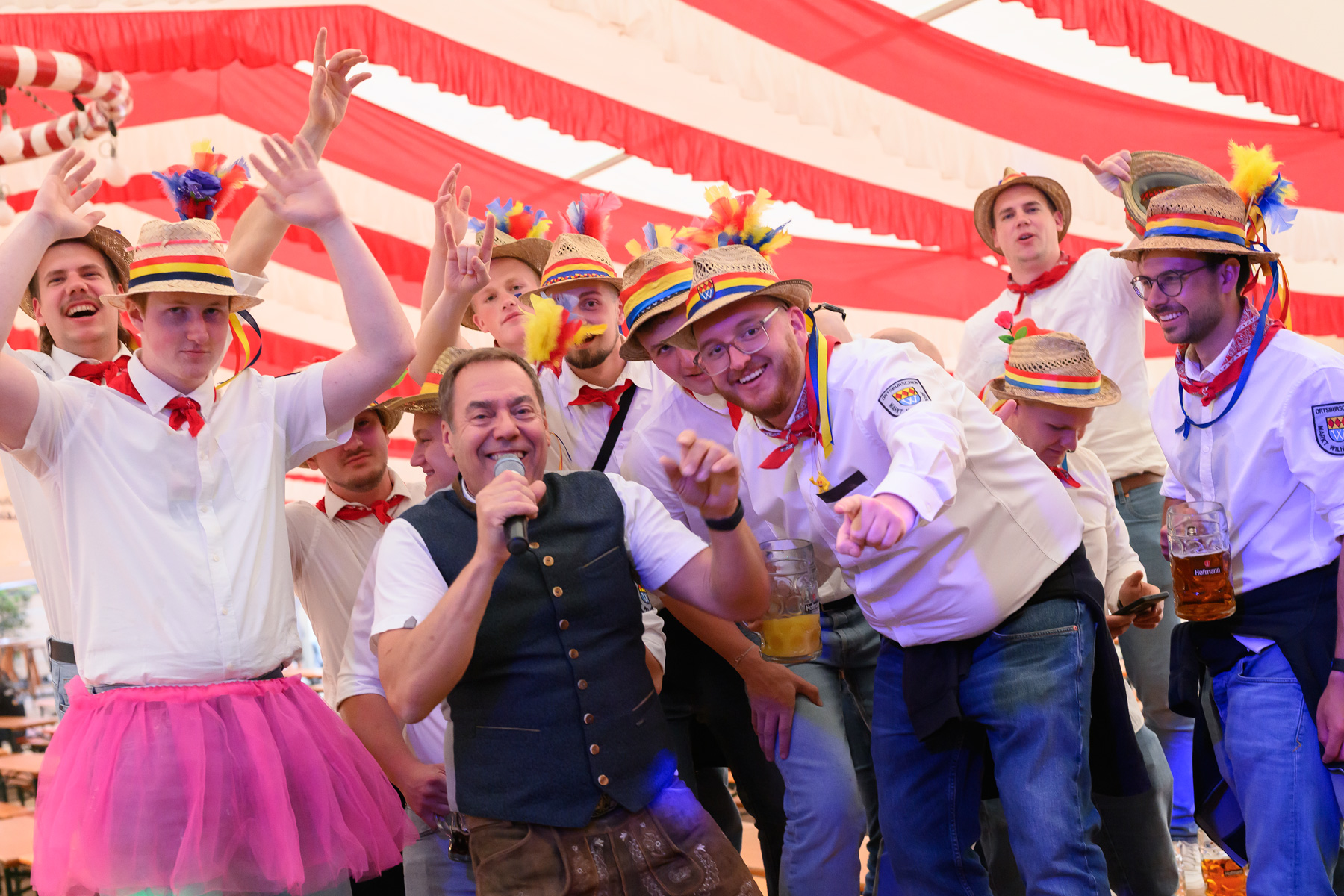 Andy Kraus am Pfingstmontag mit der Kerwe-Burschen Wilhermsdorf