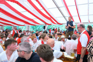 Alleinunterhalter Andy Kraus auf der Kirchweih in Feucht